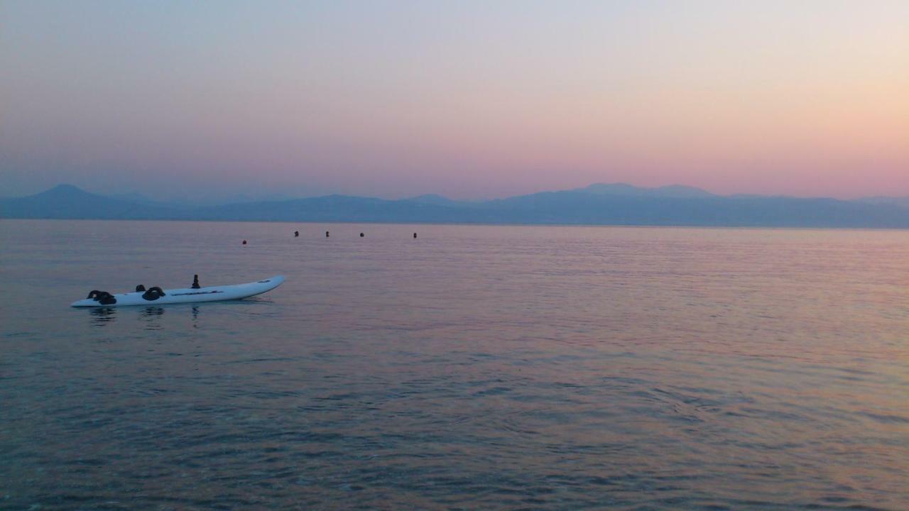 Beautiful House By The Sea,Loutraki Skaloma. Villa Dış mekan fotoğraf